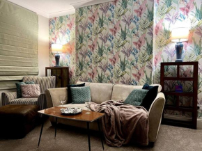 The Lily•Central Beeston•Private Apartment•SmartTV•Free Wi-Fi•Tram•